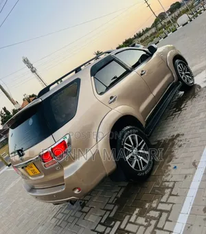 Toyota Fortuner 2007 Gold