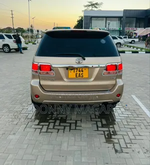 Toyota Fortuner 2007 Gold