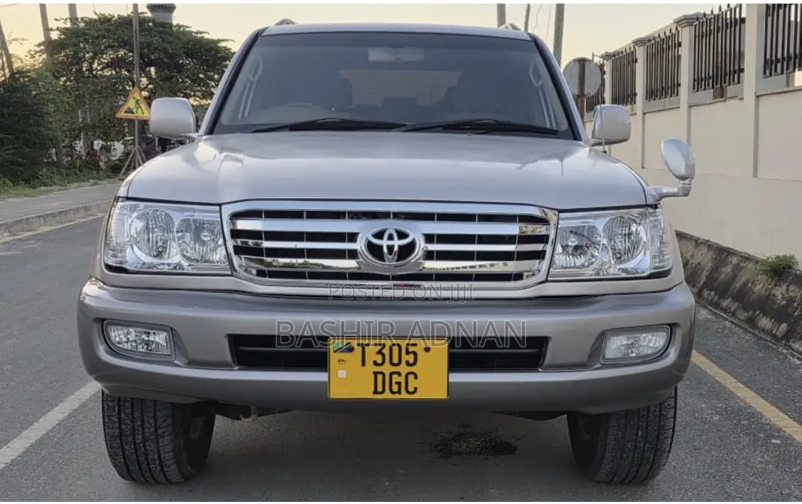 Toyota Land Cruiser HDJ 100 2000 Silver
