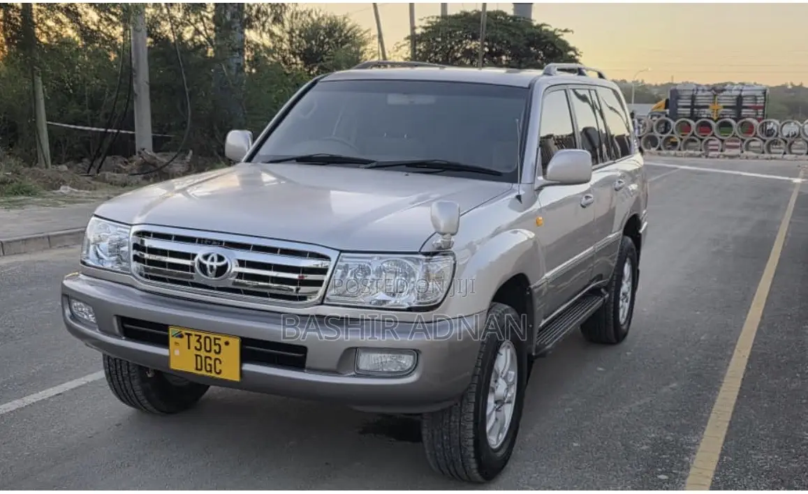 Toyota Land Cruiser HDJ 100 2000 Silver