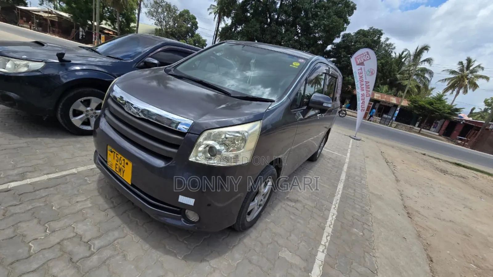 Toyota Noah 2009 Gray