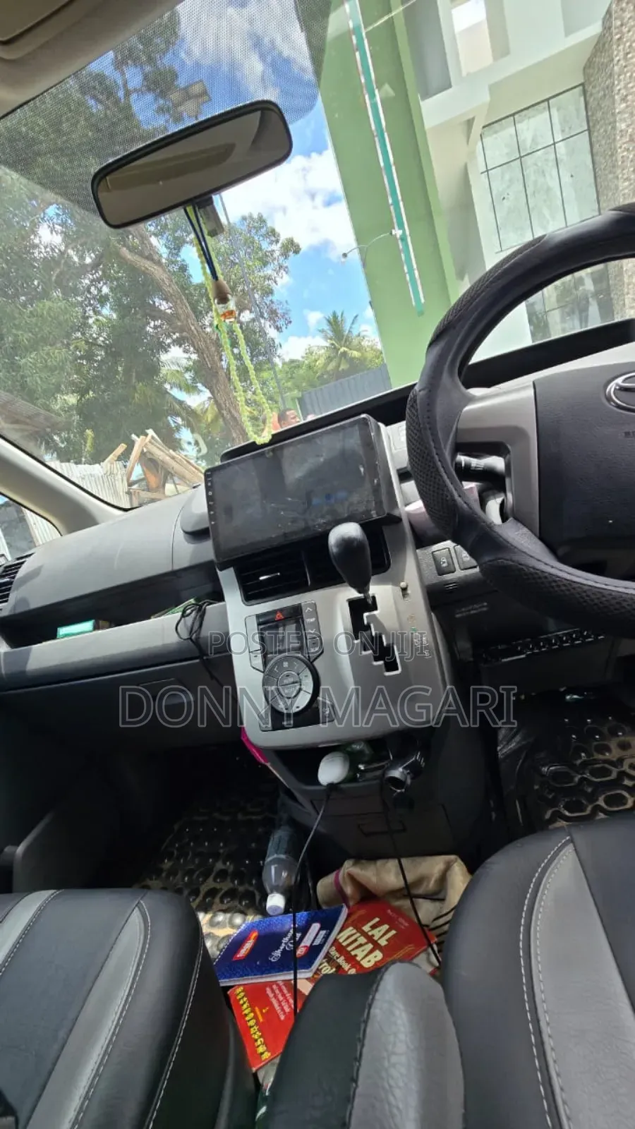 Toyota Noah 2009 Gray