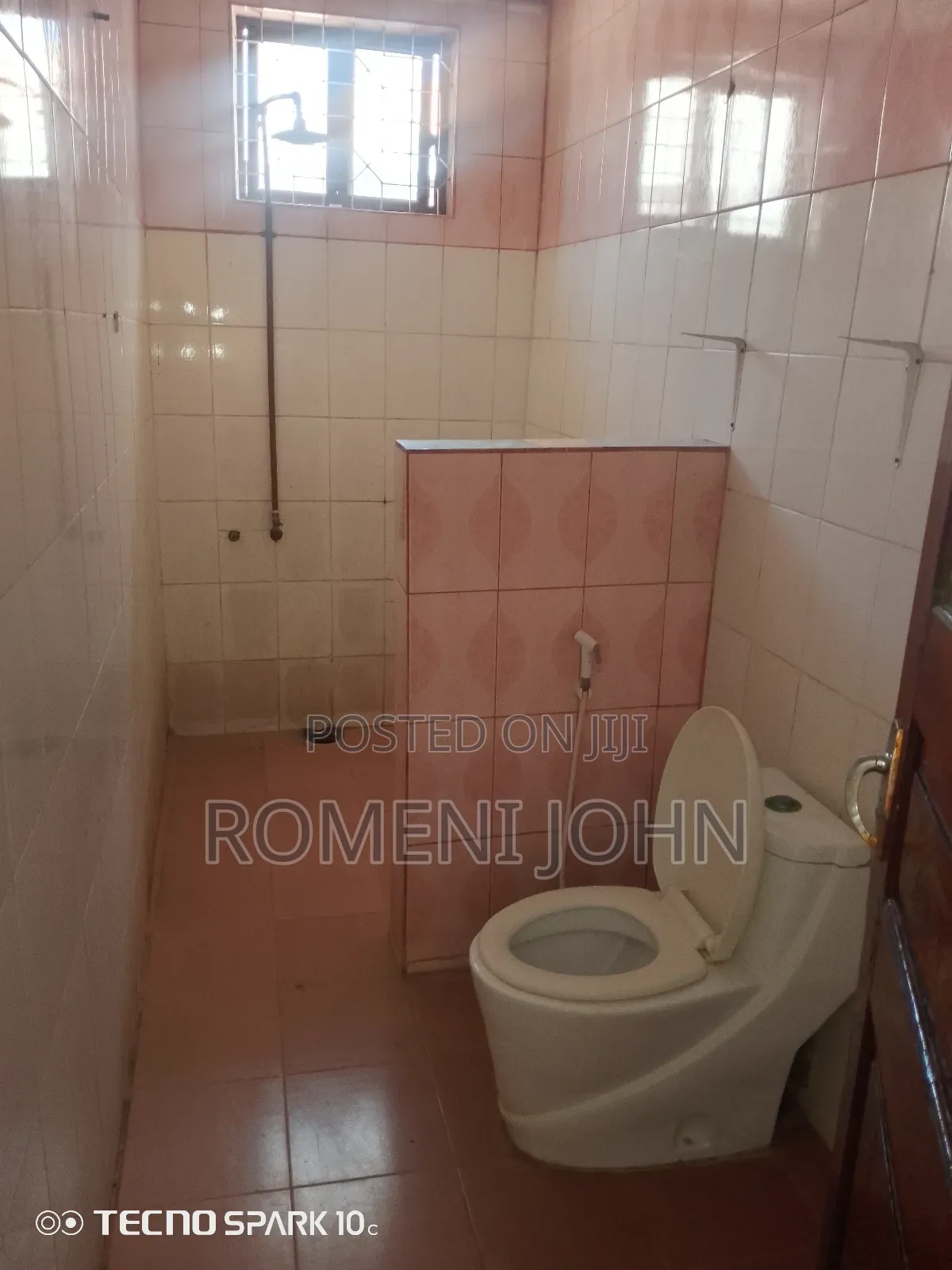 6bdrm Apartment in Tanzania Daresalaam, Ilala for rent