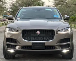 Jaguar F-Pace 2017 Brown