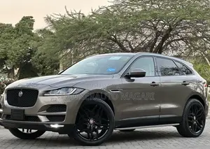 Jaguar F-Pace 2017 Brown