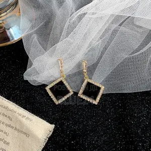 Black Acrylic Rhombus Drop Earrings for Women Crystal Frame Rhonestone