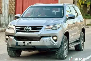 Toyota Fortuner 2018 Gray