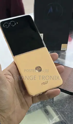 Motorola Razr (2023) 256 GB Gold