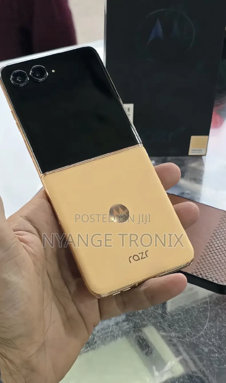 Motorola Razr (2023) 256 GB Gold