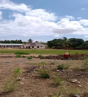 Plot for Sale Madale Police