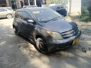 Toyota IST 2005 Gray