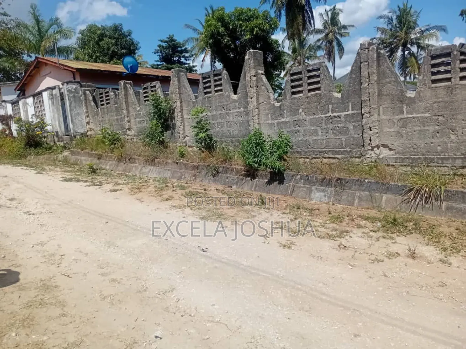 Kiwanja Kinauzwa Na Bank Na Mwenyewe Ameridhi, Kiko Bunju B