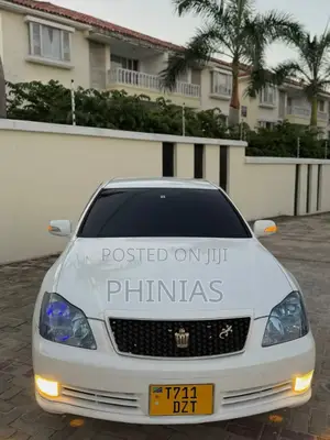 Toyota Crown 2004 White