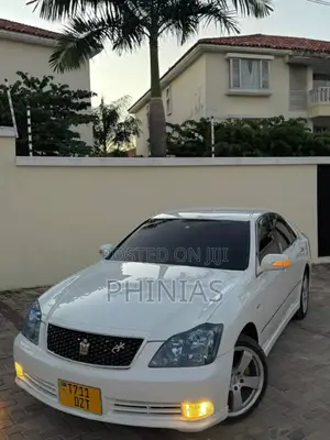 Toyota Crown 2004 White