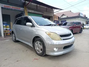 Toyota IST 2008 Silver