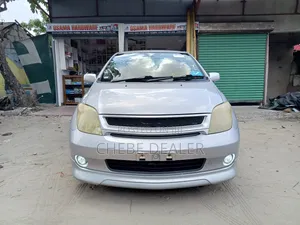 Toyota IST 2008 Silver