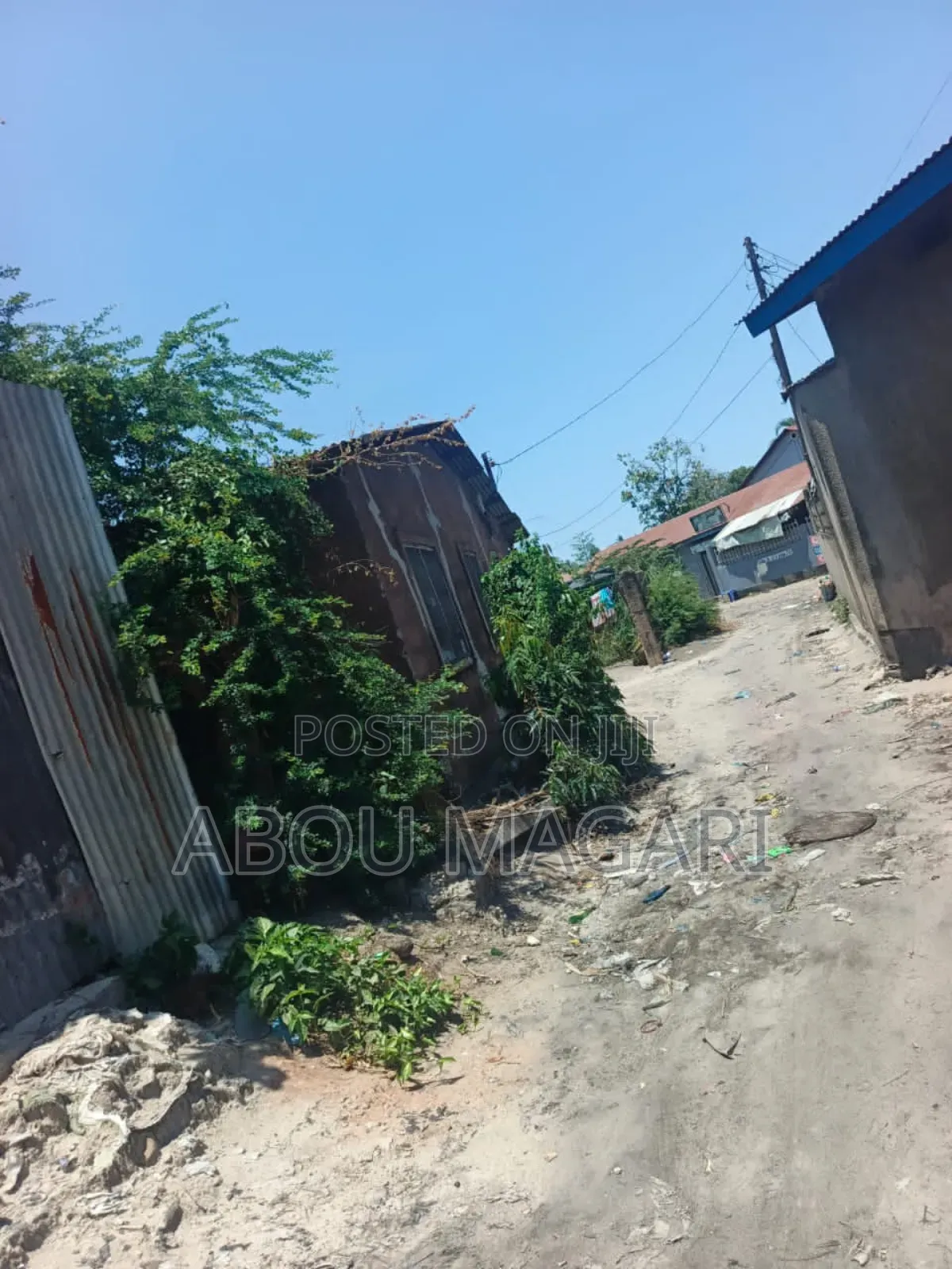 Eneo Linauzwa Ubungo Lina Nyumba 3 Za Makazi