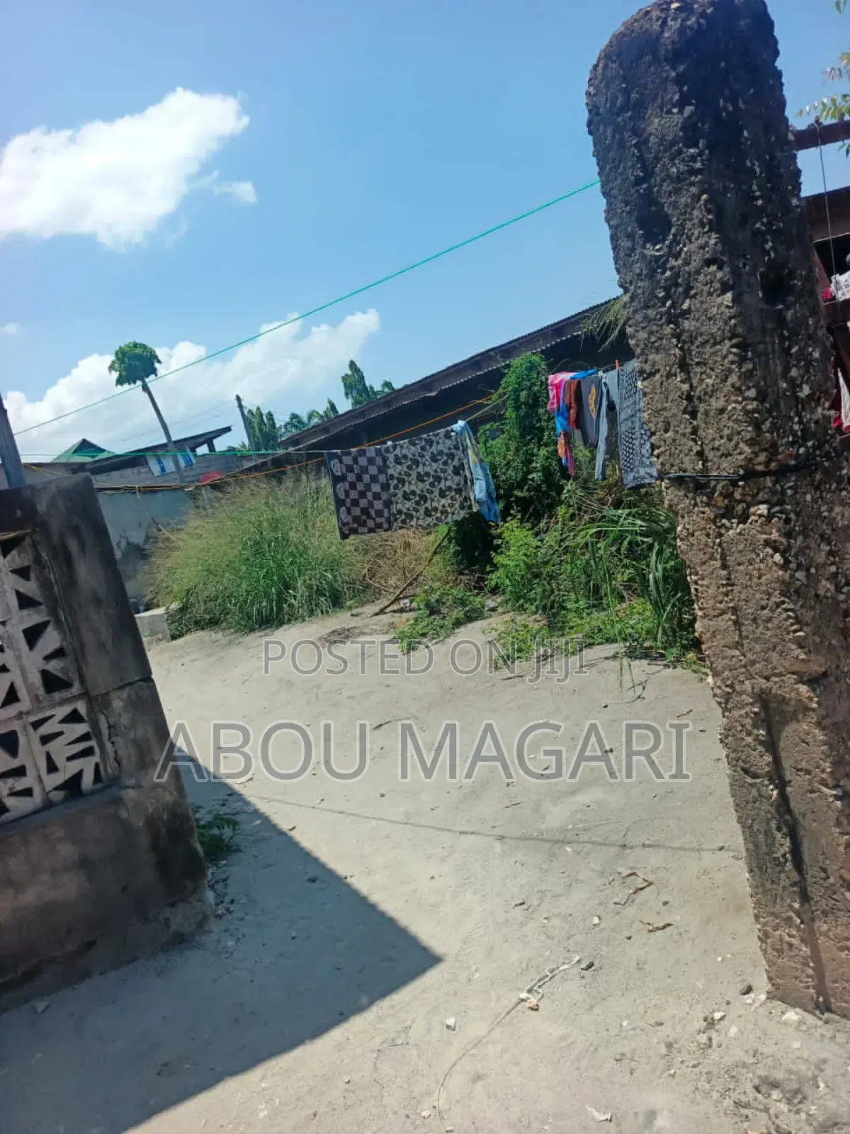 Eneo Linauzwa Ubungo Lina Nyumba 3 Za Makazi