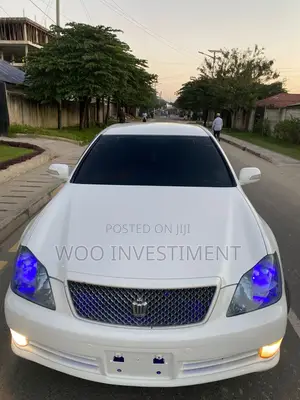Toyota Crown 2006 White