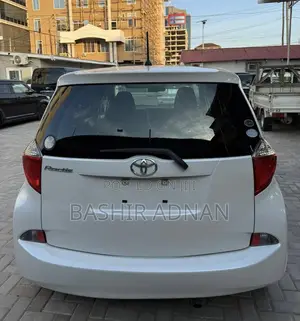 Toyota Ractis 1.5 FWD 2012 White