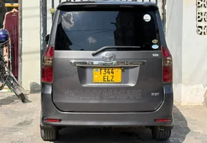 Toyota Noah 2008 Gray