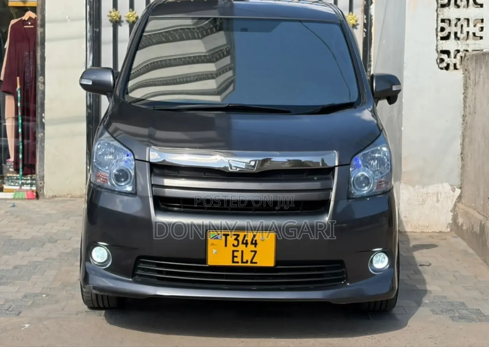 Toyota Noah 2008 Gray