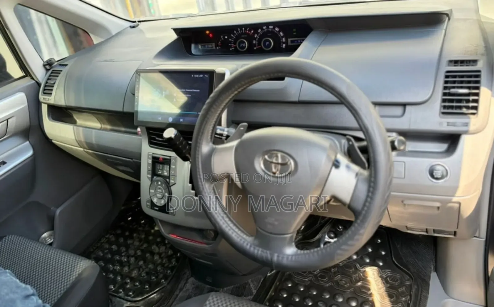 Toyota Noah 2008 Gray