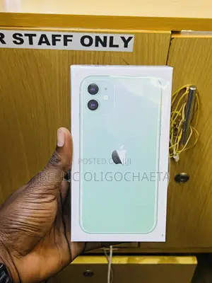 New Apple iPhone 11 128 GB Green