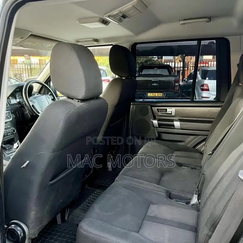 Land Rover Discovery 2012 Gray