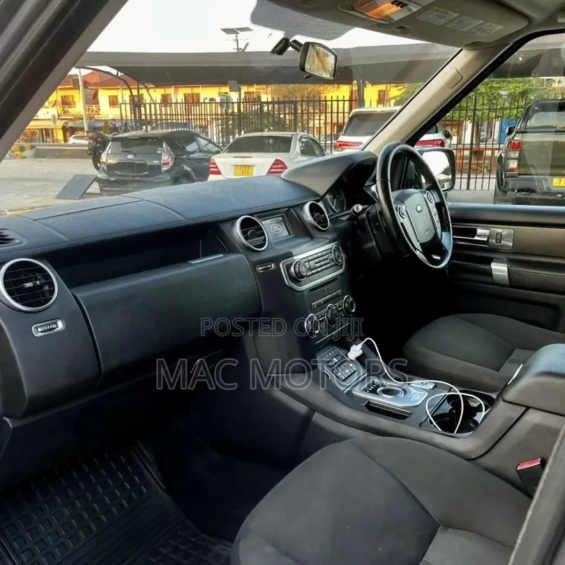 Land Rover Discovery 2012 Gray