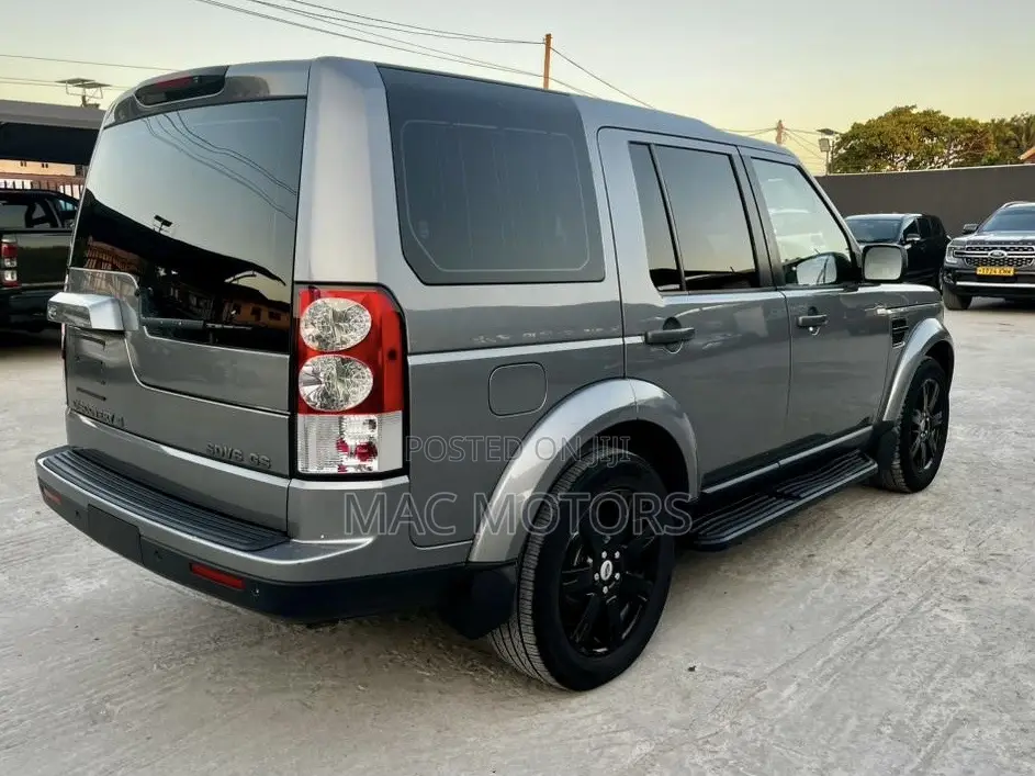 Land Rover Discovery 2012 Gray