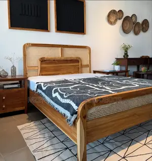 Hardwood Teak Bed Size 5/6 With Lattan Material