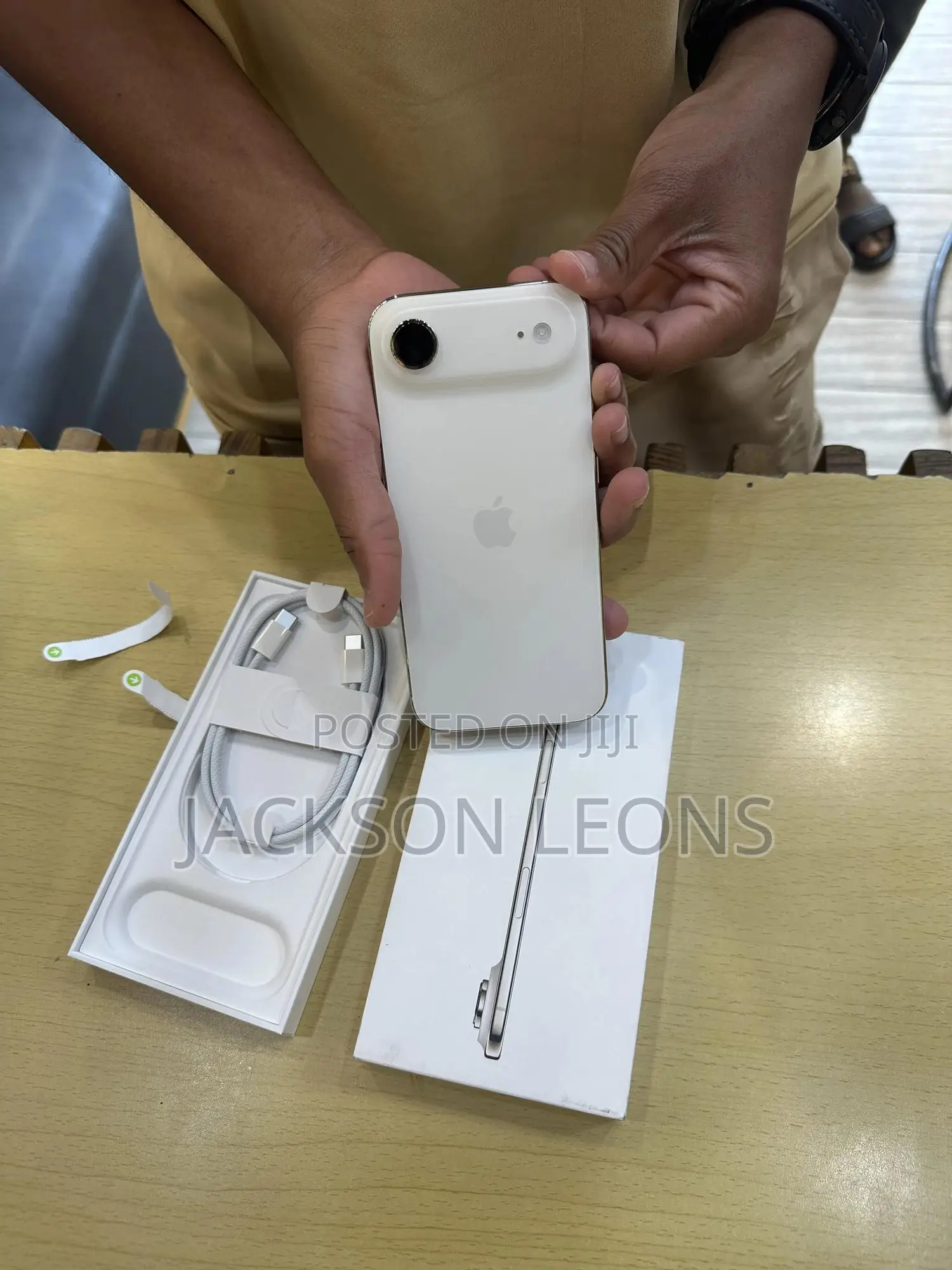 New Apple iPhone Air 256 GB Silver