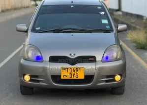 Toyota Vitz 2002 Gray