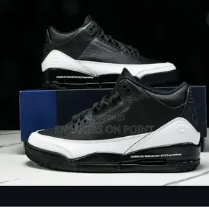 Air Jordan 3 Retro Sp Sneakers in Black and White