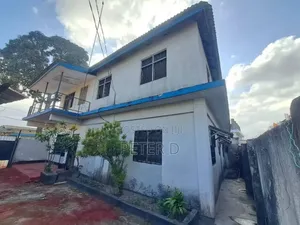 Jengo Karibu Na Lami Linafaa Kwa Shule Au Ofisi