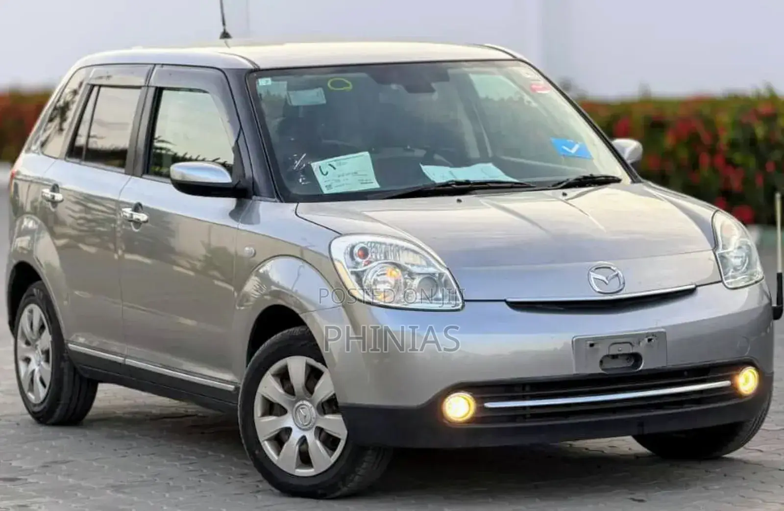 Mazda Verisa 2010