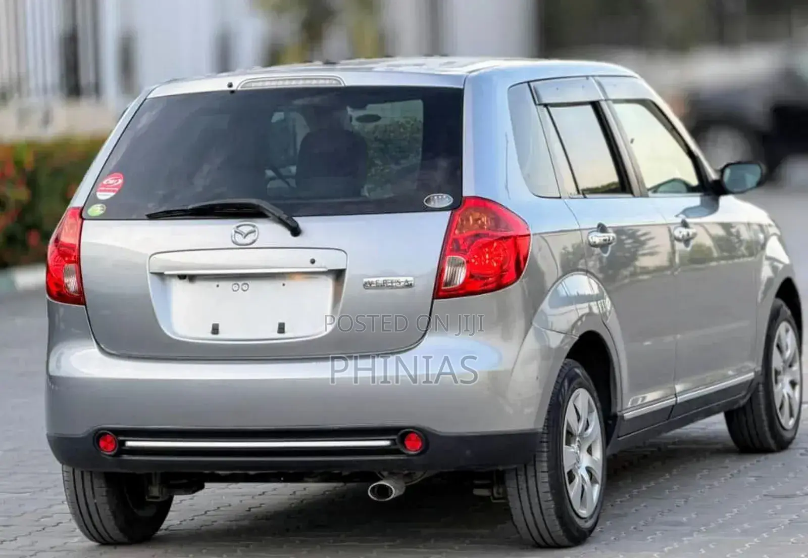 Mazda Verisa 2010