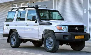 Toyota Land Cruiser 2013 White