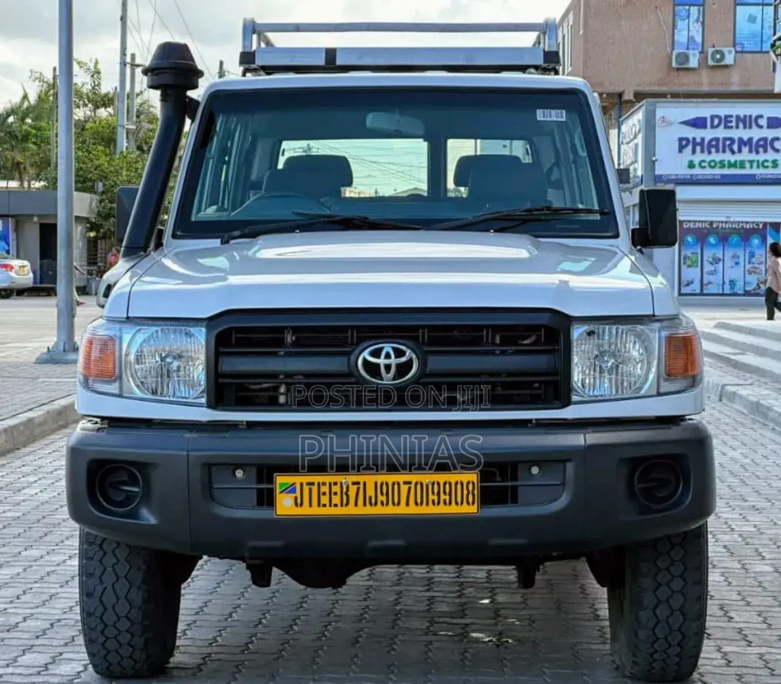 Toyota Land Cruiser 2013 White