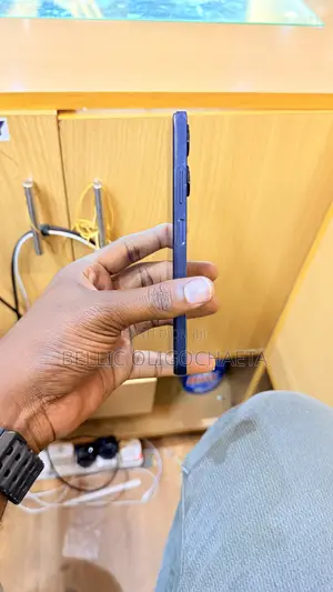 Infinix Hot 30i 128 GB Black