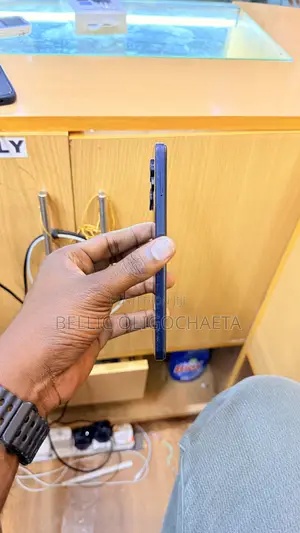 Infinix Hot 30i 128 GB Black