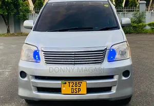 Toyota Noah 2009 Silver