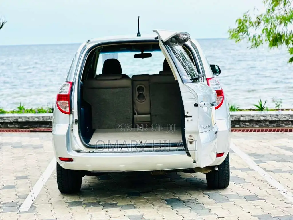 Toyota Vanguard 2007 Silver