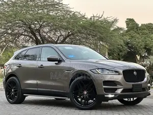 Jaguar F-Pace 2017 Beige