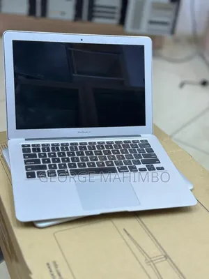 Laptop Apple MacBook Pro 2017 8GB Intel Core I7 SSD 256GB