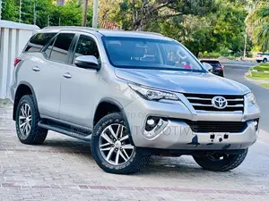 Toyota Fortuner 2.8 D RWD 2018 Silver