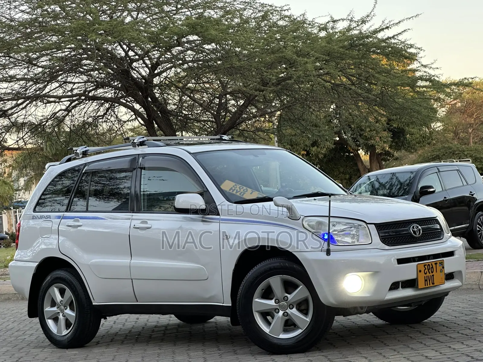 Toyota RAV4 2005 White