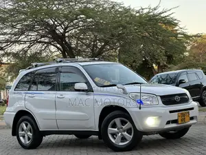 Toyota RAV4 2005 White