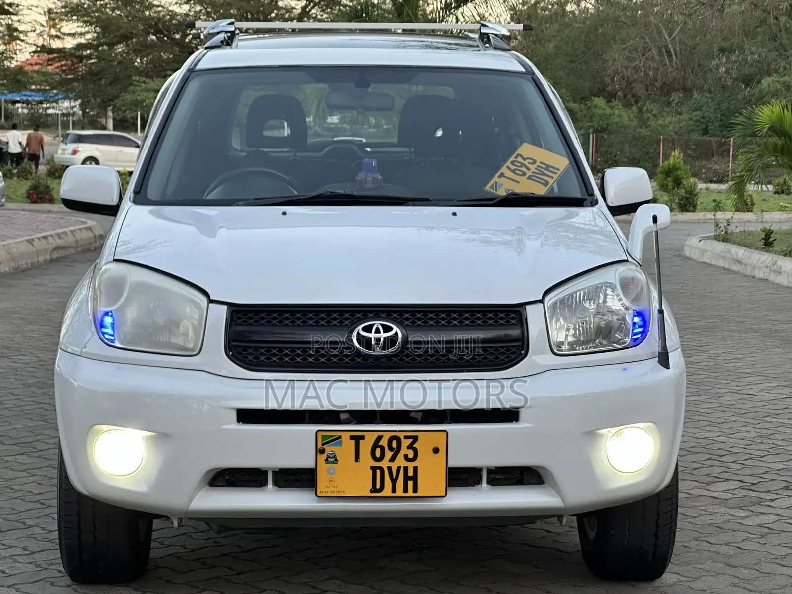 Toyota RAV4 2005 White